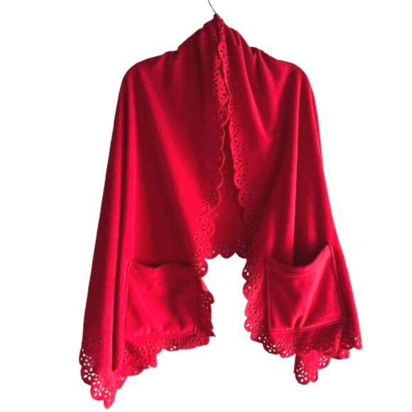 Plow & Hearth Red Fleece Scalloped Edge Pocket Shawl Blanket Campfire Wrap OS #C - Picture 2 of 6